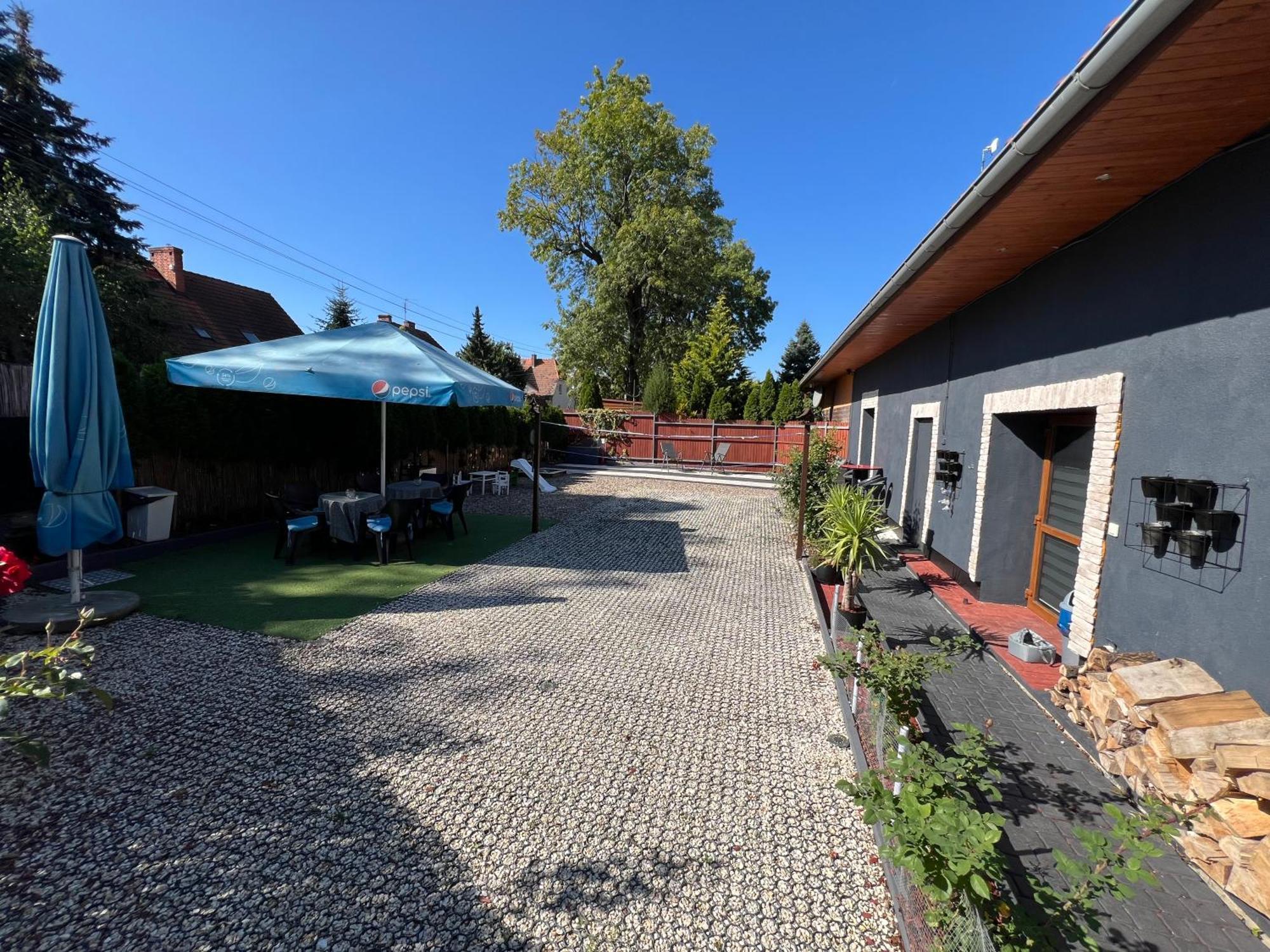 Aparthotel Przytulny Zakatek à Zerniki Wroclawskie Extérieur photo